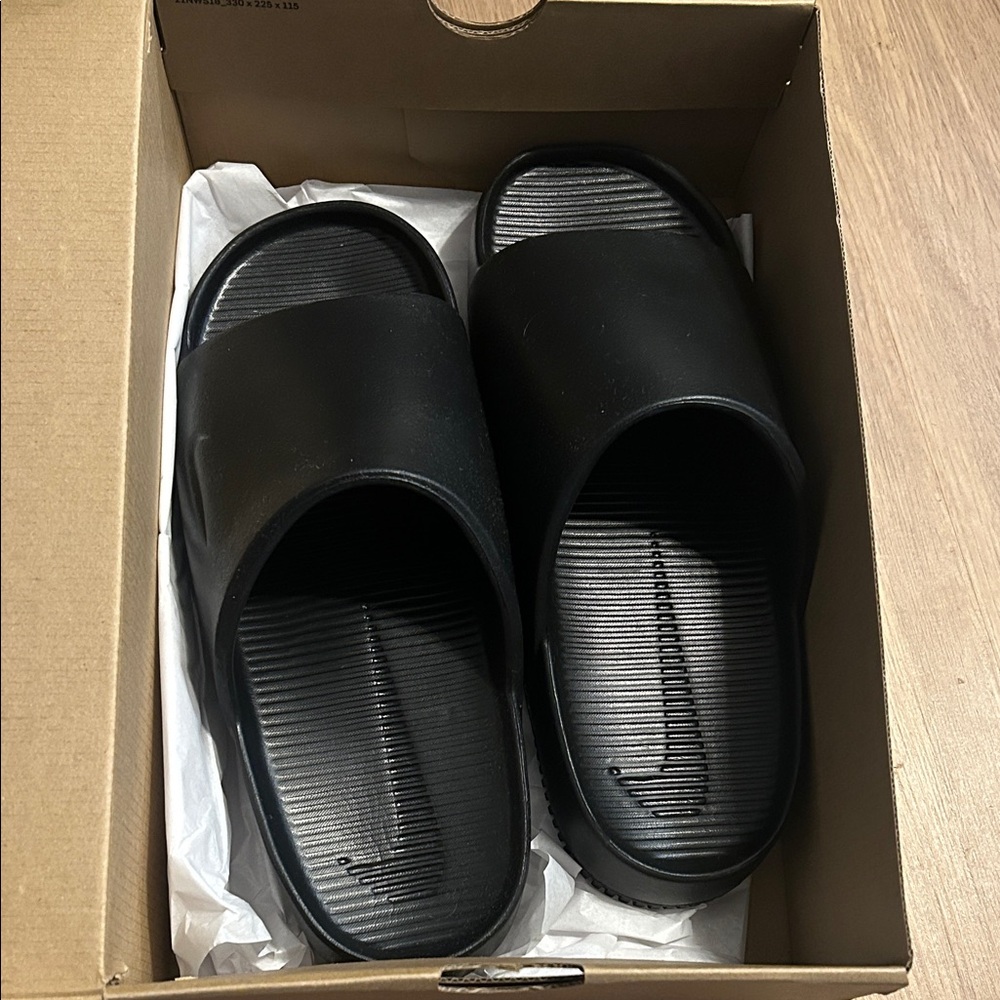 Nike Calm Slides